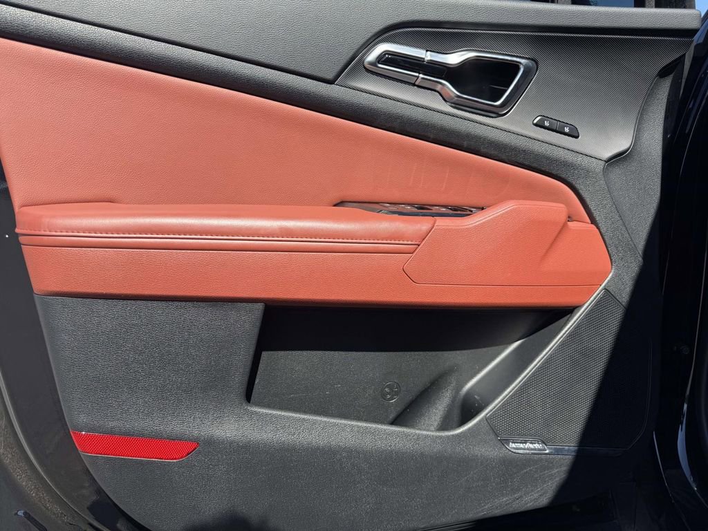 Used 2024 Kia Sportage SX image 12