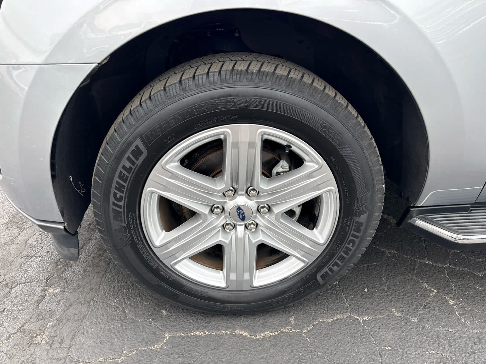 Used 2020 Ford Expedition XLT w/ Equipment Group 202A AWD/4WD image 9
