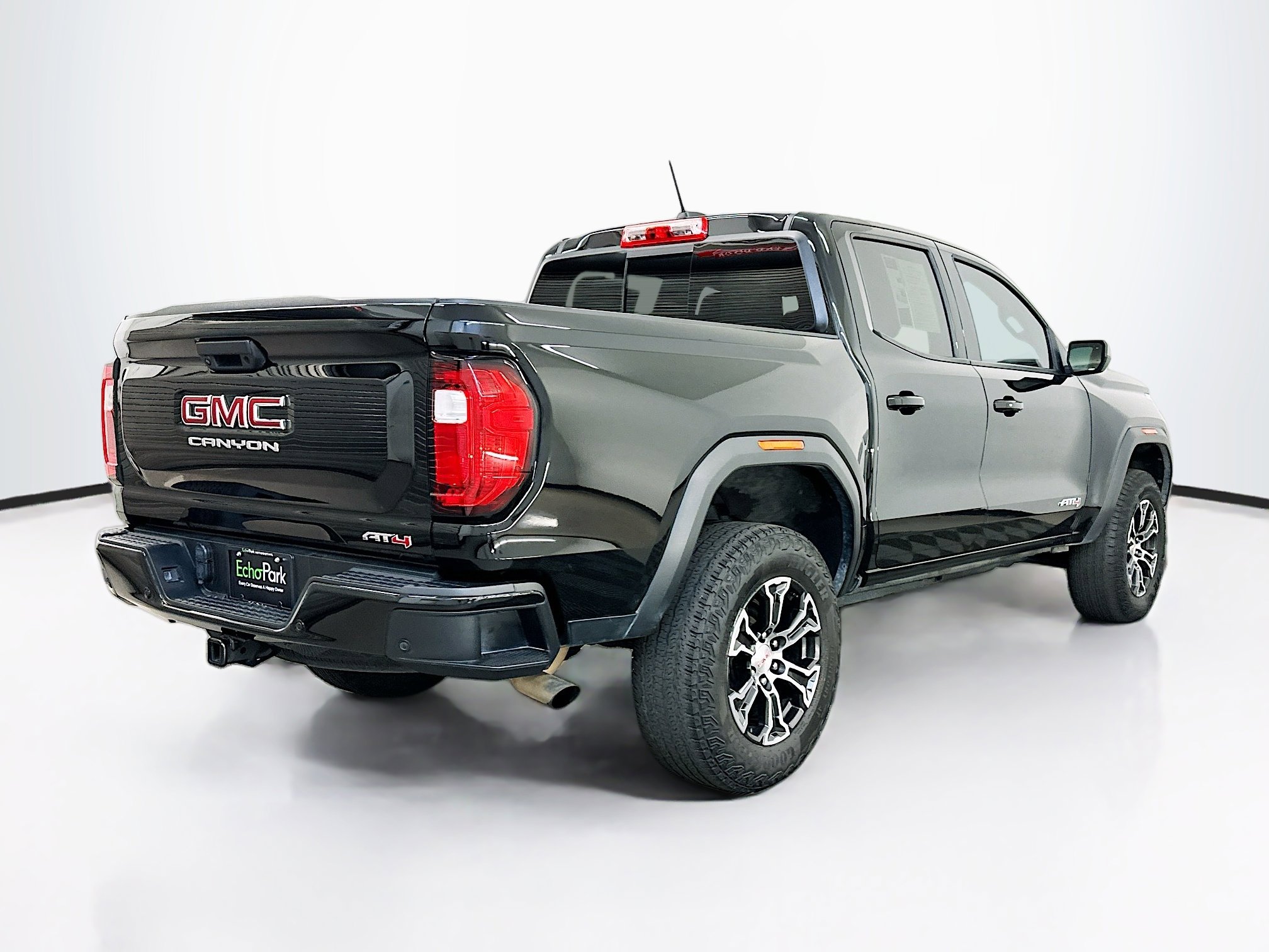 Used 2023 GMC Canyon AT4 w/ AT4 Premium Package AWD/4WD image 9