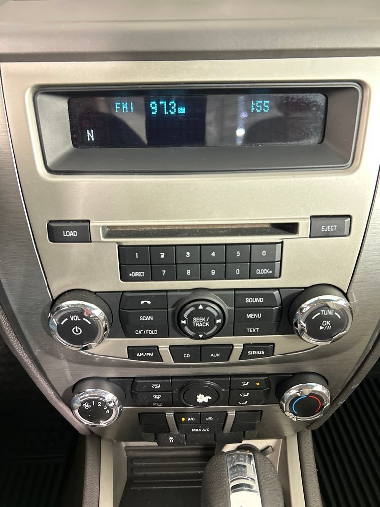 Used 2010 Ford Fusion SE FWD image 14