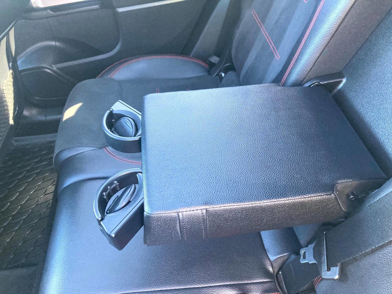 Used 2022 Mercedes-Benz GLB 250 4MATIC image 19