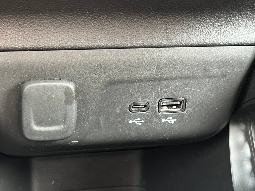 Used 2025 Chevrolet TrailBlazer LT AWD/4WD image 28