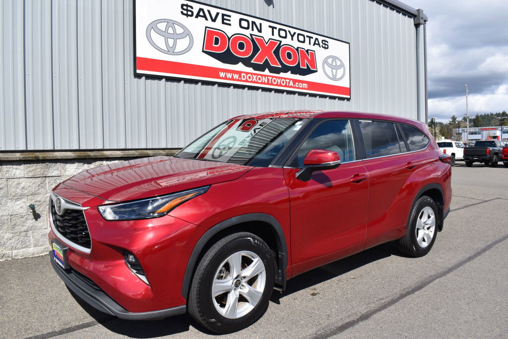 Used 2023 Toyota Highlander LE