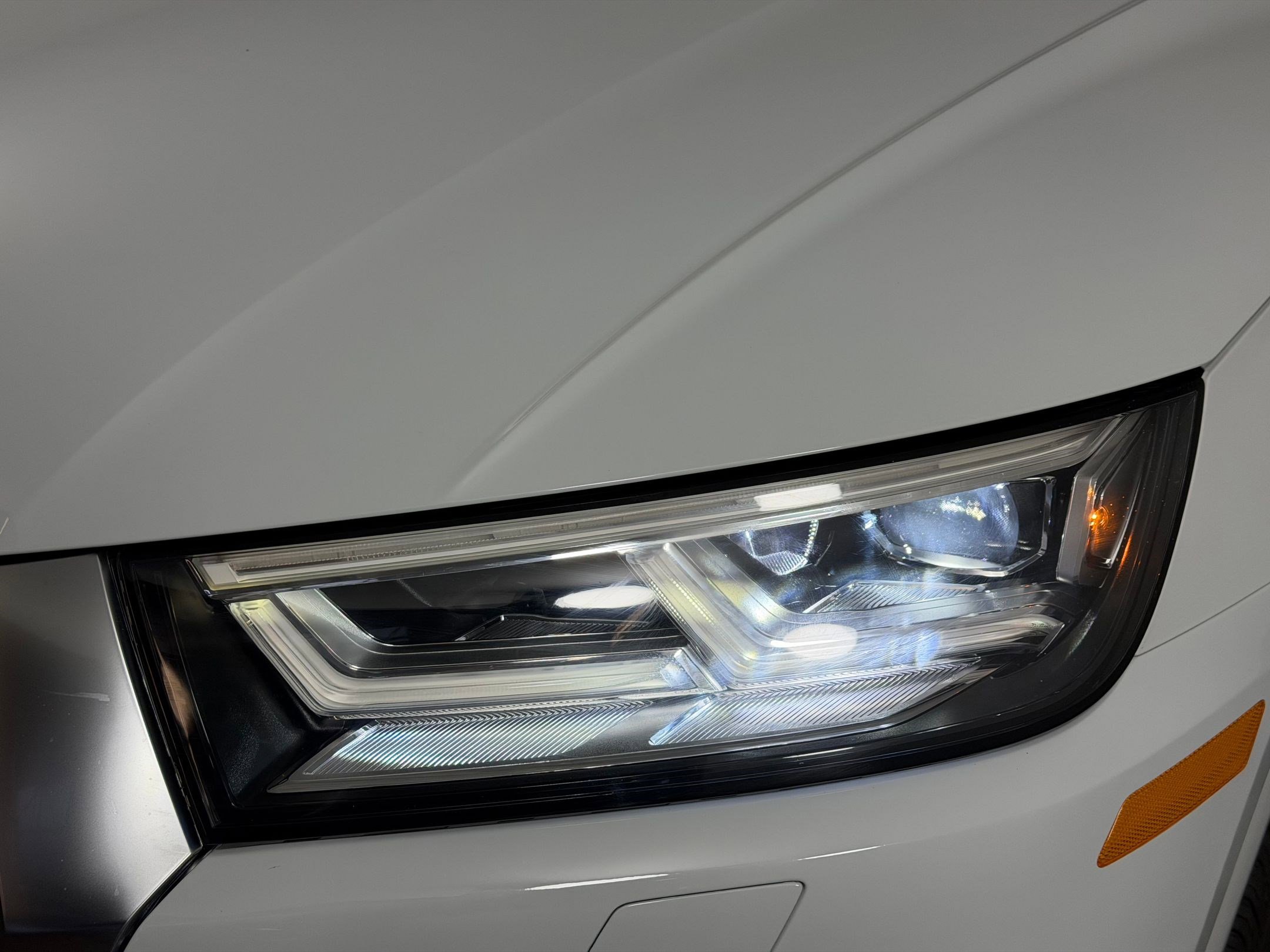 Used 2019 Audi Q5 2.0T Premium Plus w/ Premium Plus Package AWD/4WD image 11
