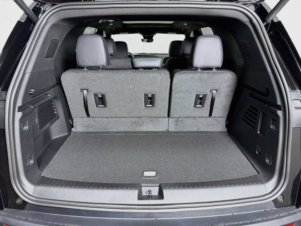 New 2027 Chevrolet Traverse LT w/ Sun and Wheel Package FWD image 27