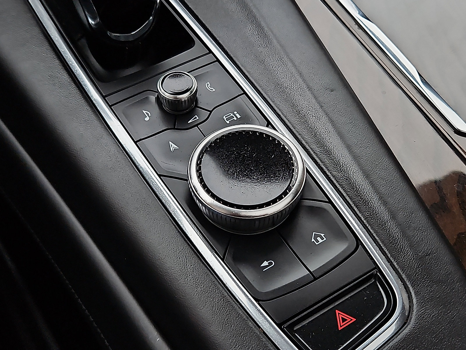 Certified 2024 Cadillac Escalade Sport Platinum w/ LPO, ONYX Package image 26