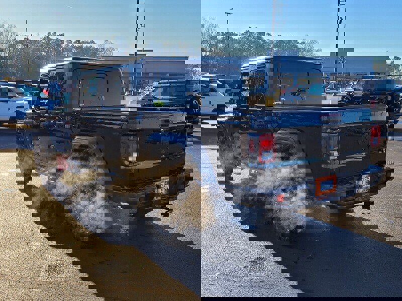 Used 2022 Jeep Gladiator Sport image 8