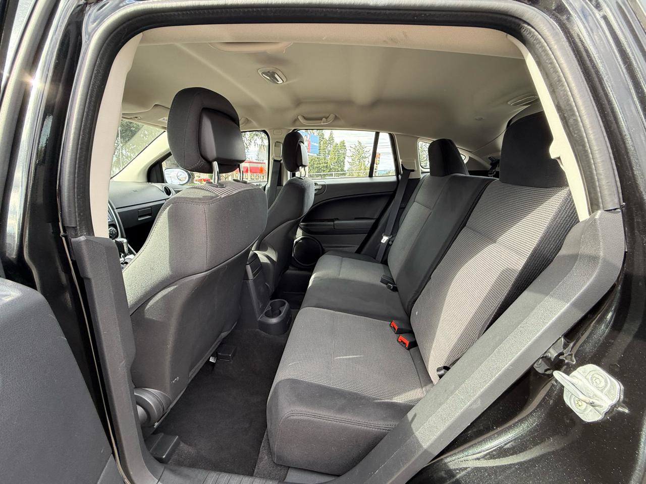 Used 2010 Dodge Caliber SXT image 12