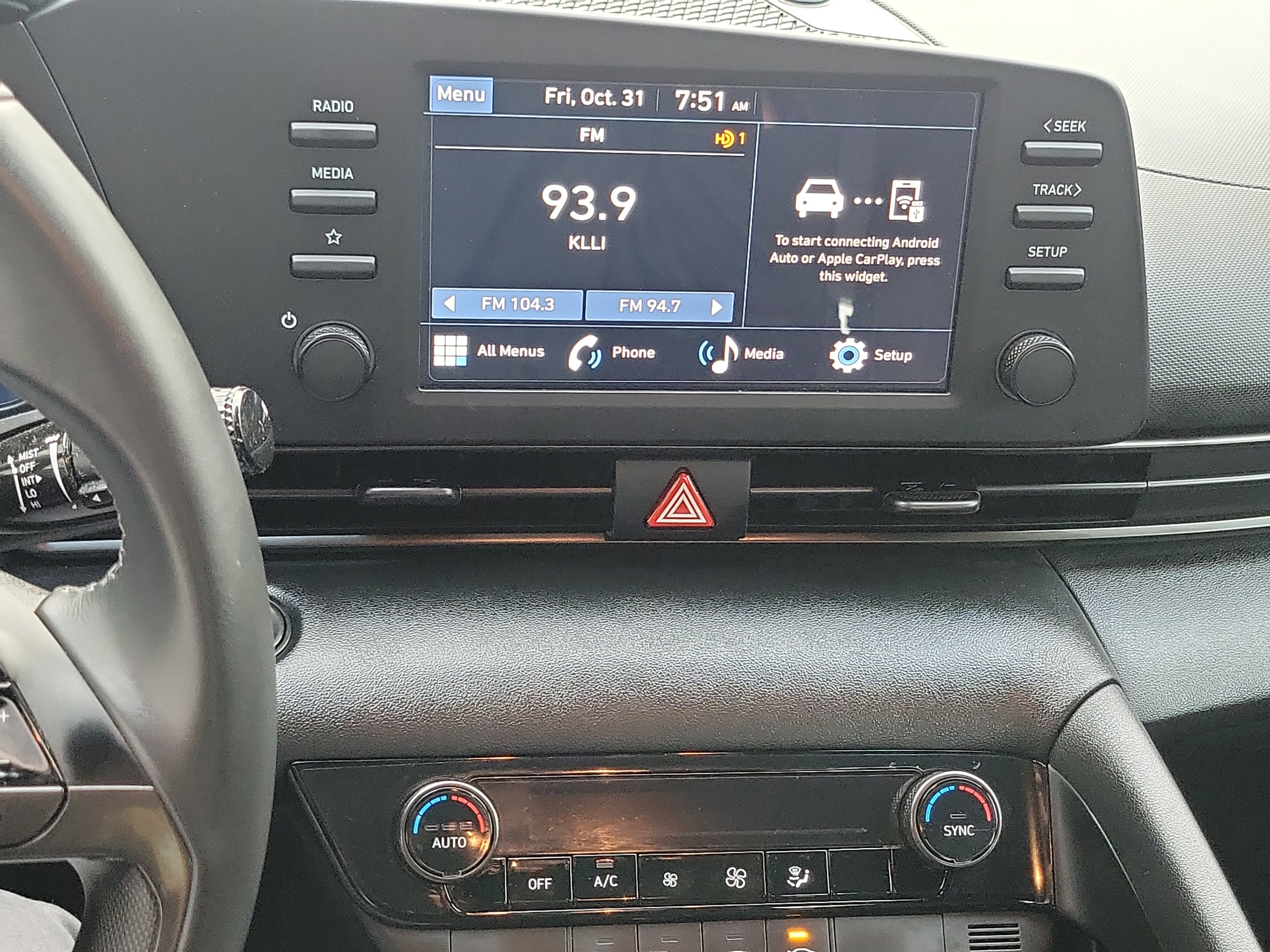 Certified 2025 Hyundai Elantra Sport image 11