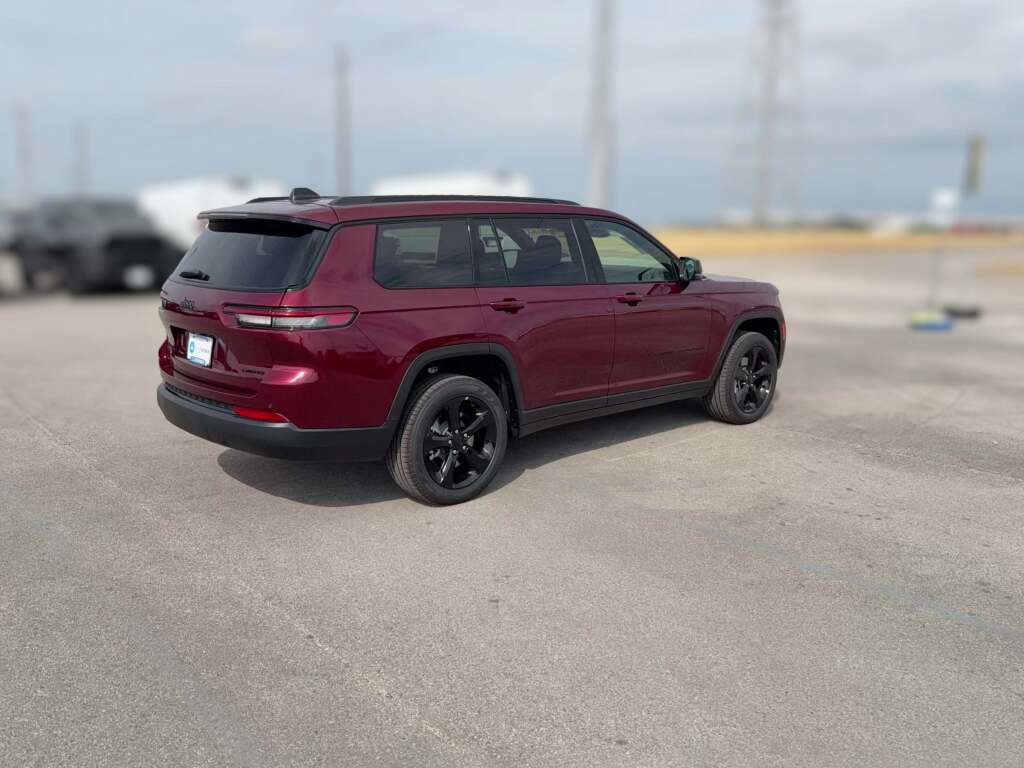 New 2025 Jeep Grand Cherokee L Limited w/ Black Appearance Package image 12
