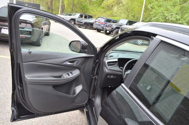 Used 2024 Buick Encore GX Sport Touring AWD/4WD image 15
