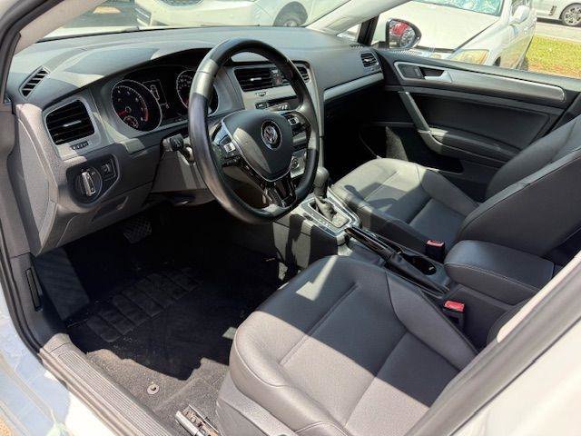 Used 2015 Volkswagen Golf S FWD image 5