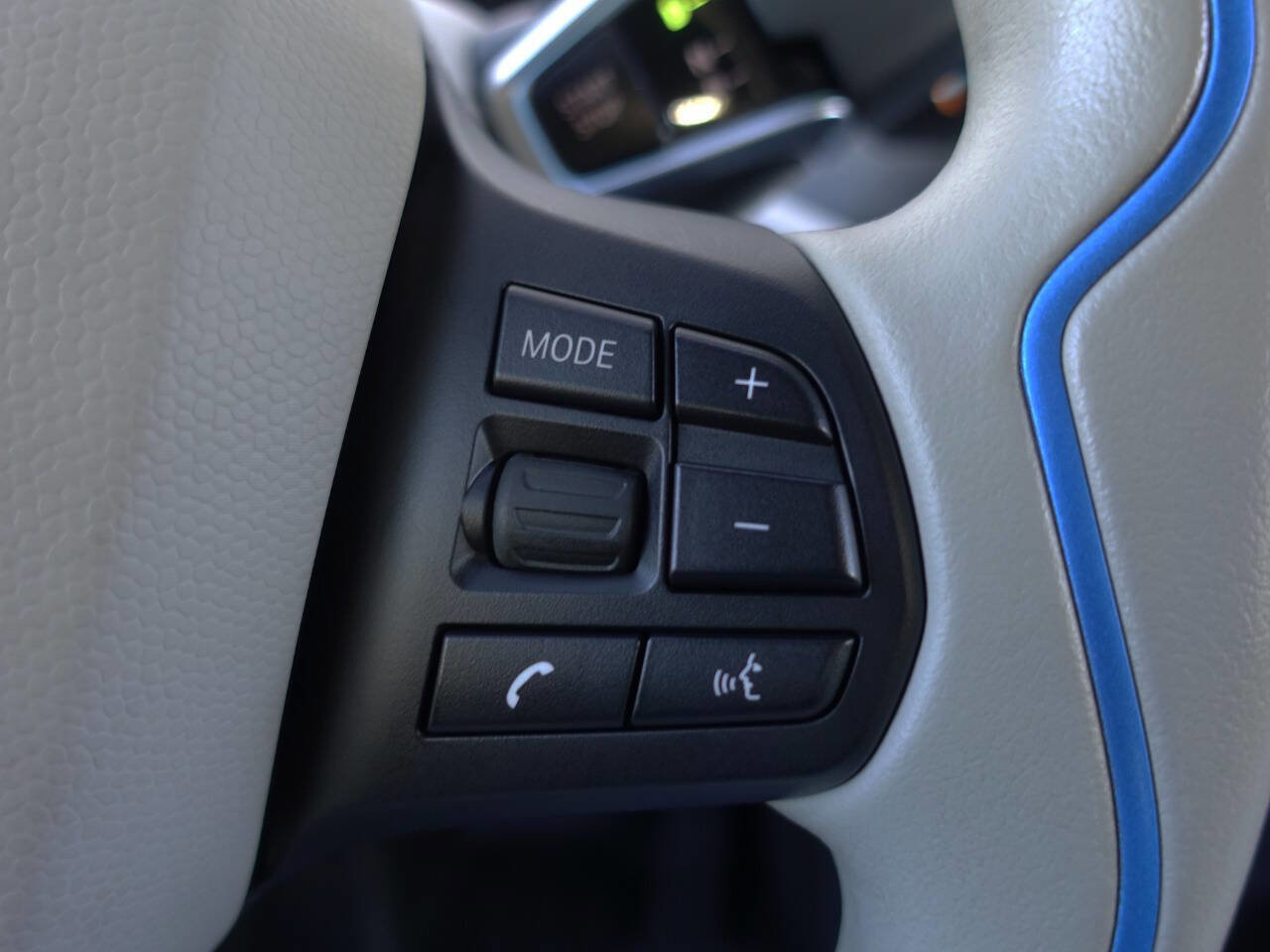 Used 2015 BMW i3 w/ Range Extender image 39