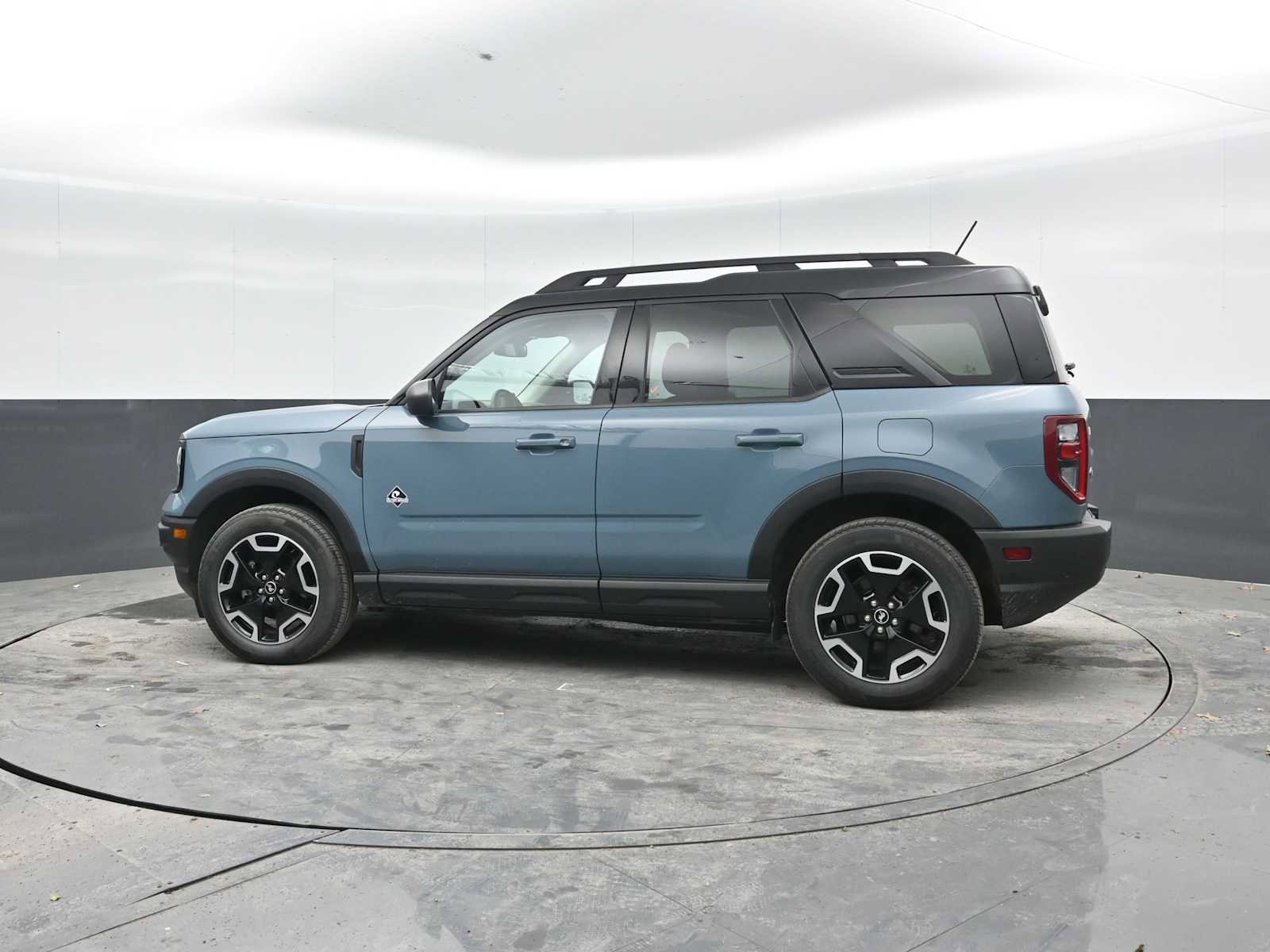 Used 2023 Ford Bronco Sport Outer Banks w/ Tech Package AWD/4WD image 3