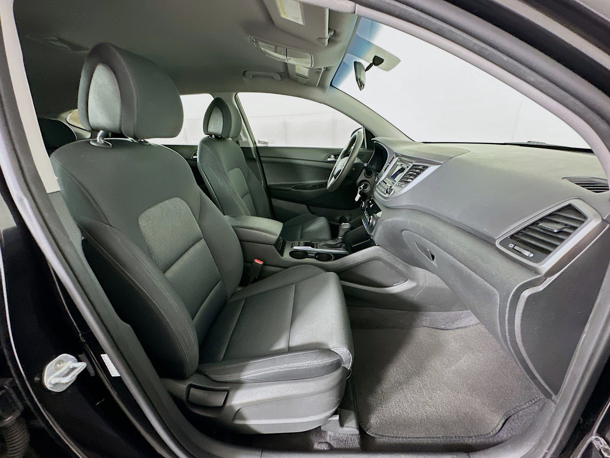 Used 2018 Hyundai Tucson SE image 28