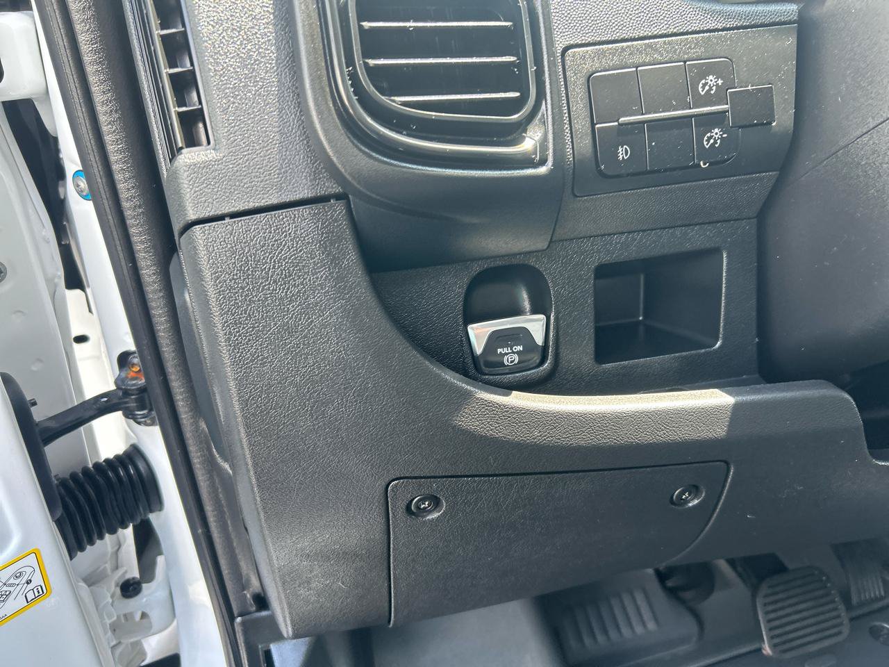Used 2024 RAM ProMaster 2500 w/ Convenience Group FWD image 12