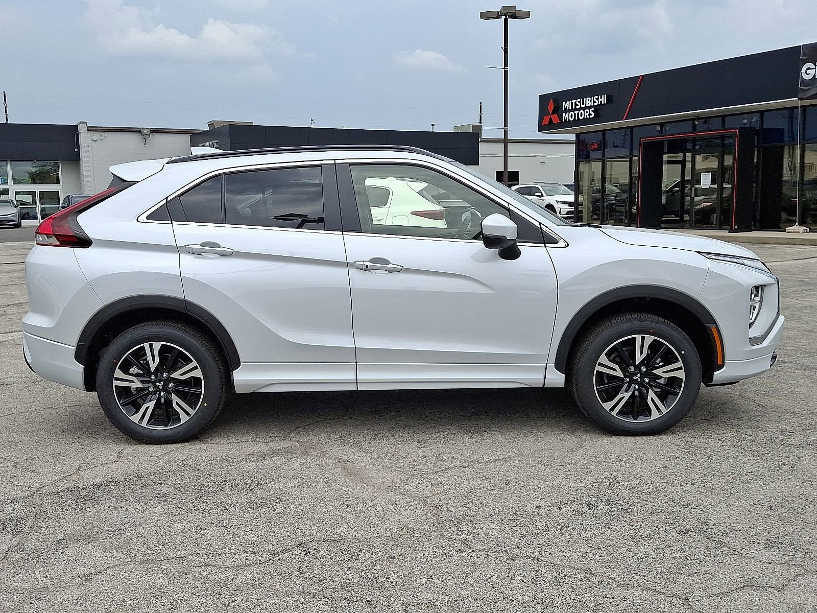 New 2025 Mitsubishi Eclipse Cross SEL image 8