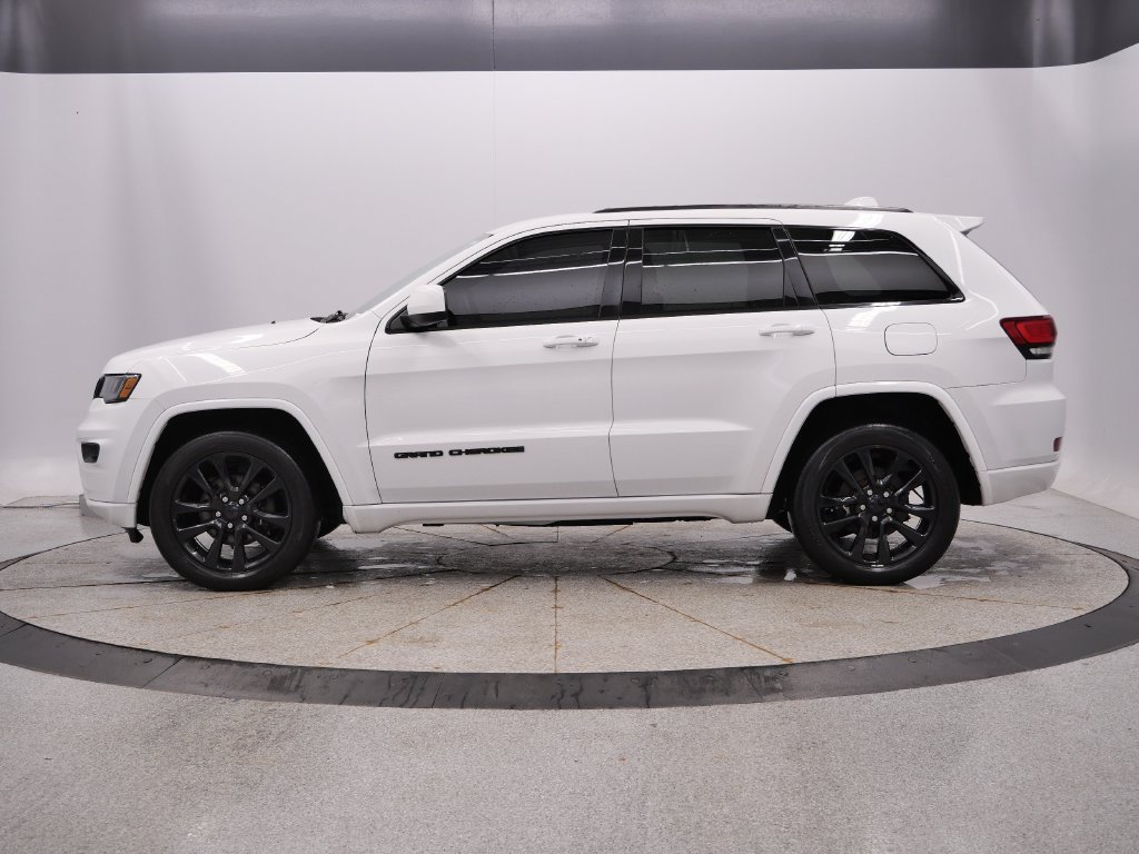 Certified 2018 Jeep Grand Cherokee Altitude AWD/4WD image 2