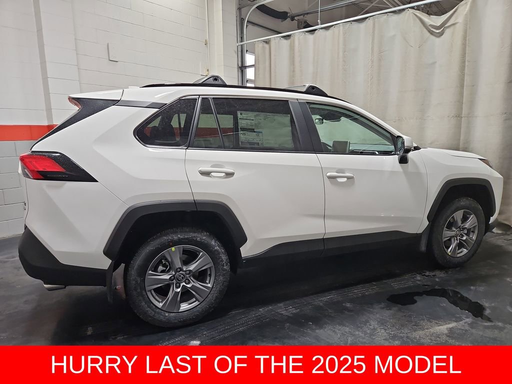 New 2025 Toyota RAV4 XLE image 8