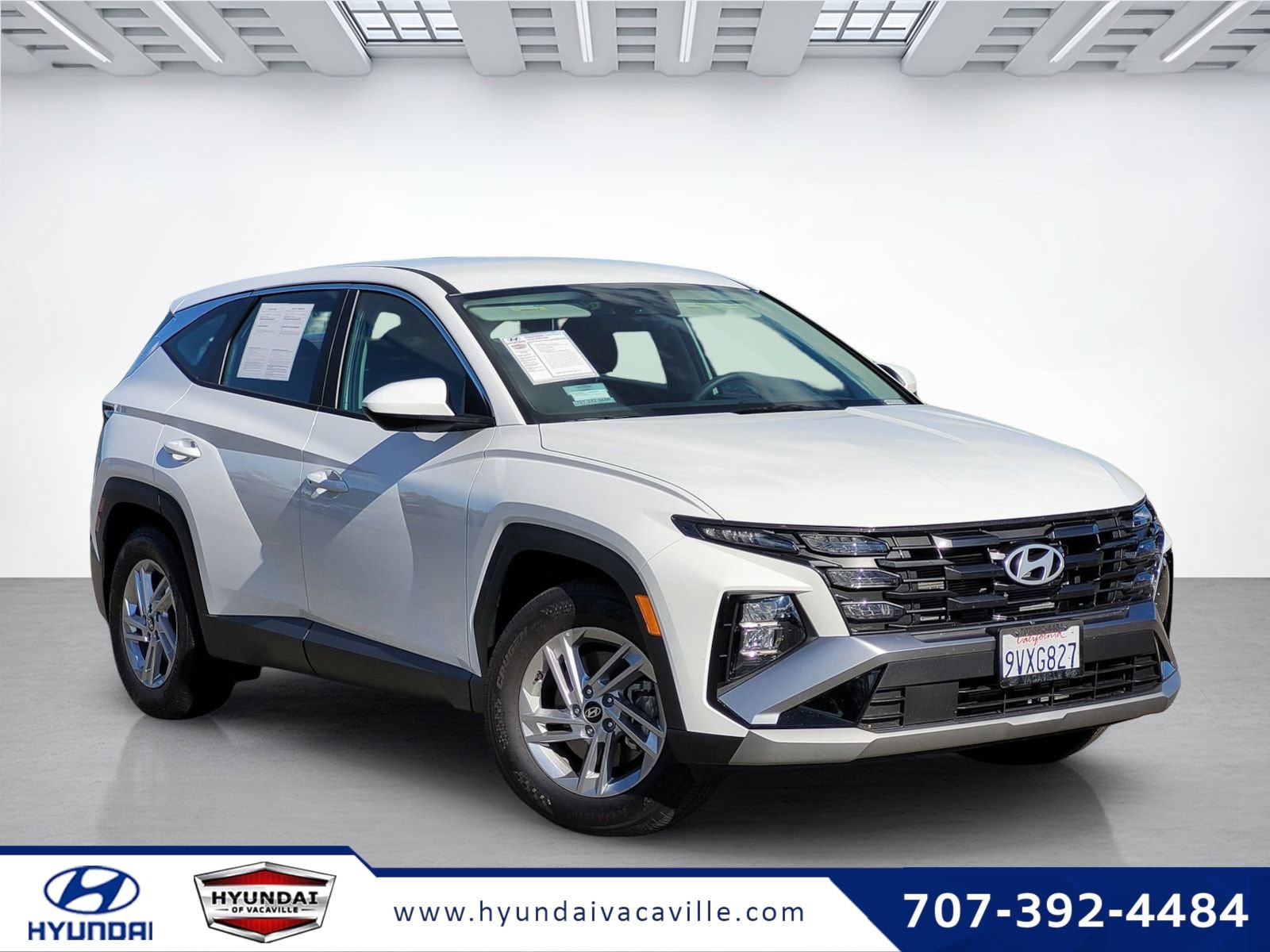 Certified 2025 Hyundai Tucson SE image 1