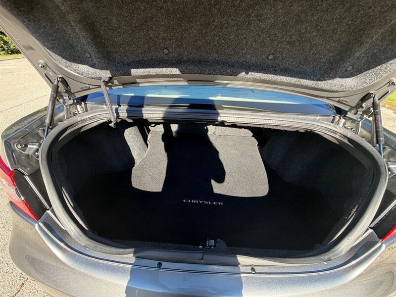 Used 2012 Chrysler 200 Touring w/ Cold Weather Group FWD image 7