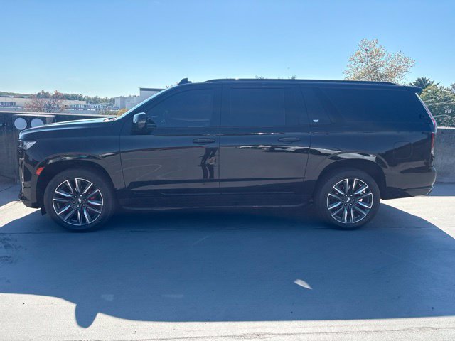Used 2022 Cadillac Escalade ESV Sport AWD/4WD image 2