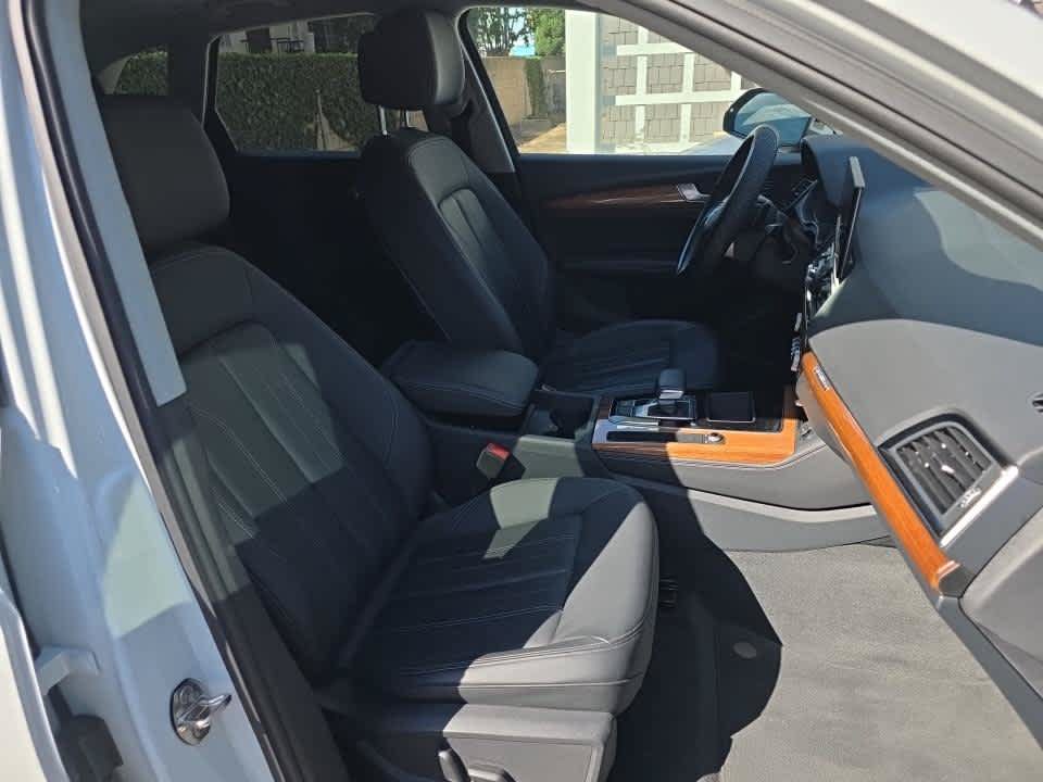 Used 2023 Audi Q5 2.0T Premium Plus w/ Premium Plus Package AWD/4WD image 6