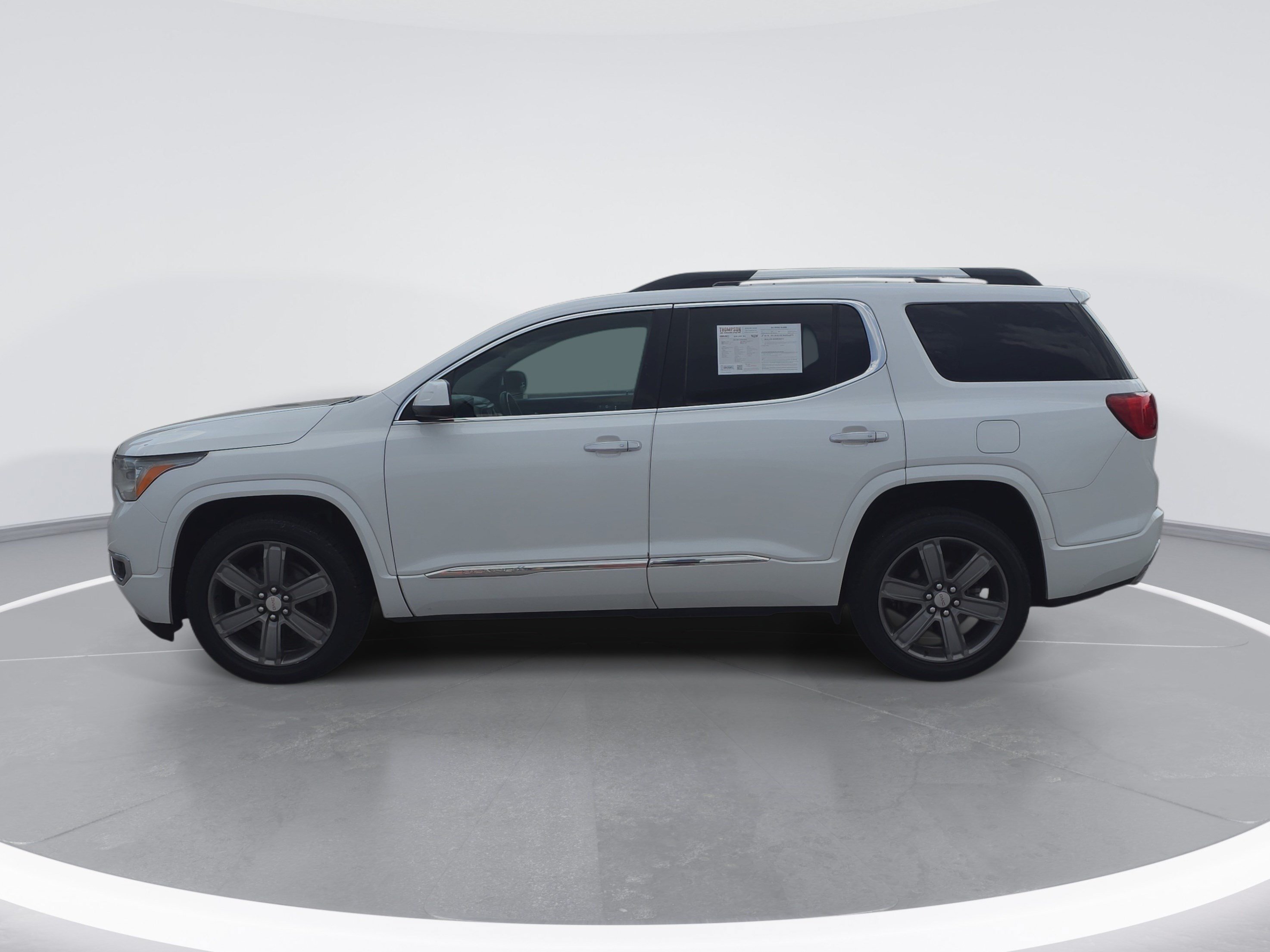 Used 2017 GMC Acadia Denali w/ Technology Package FWD image 6