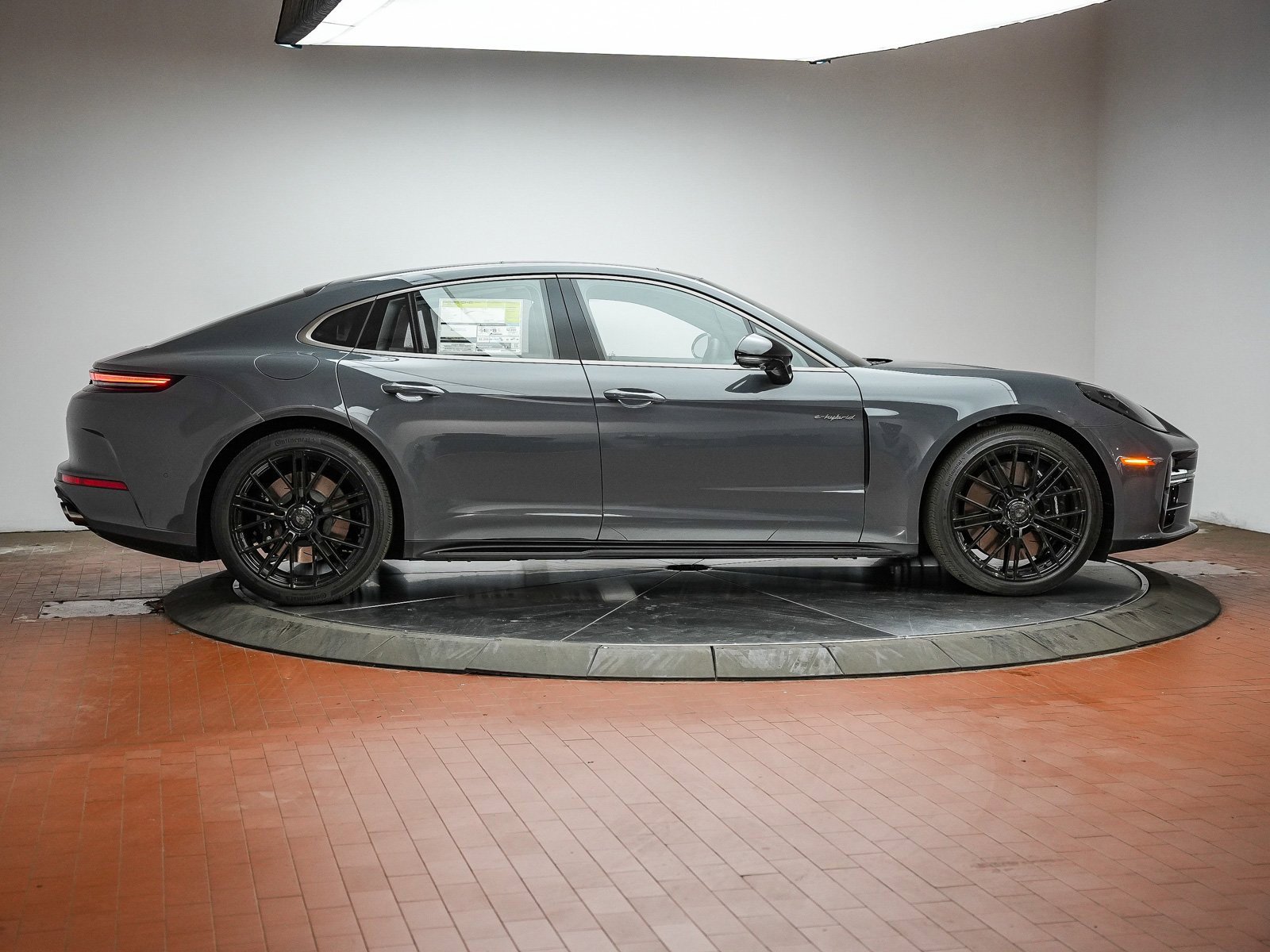Certified 2025 Porsche Panamera Turbo image 6