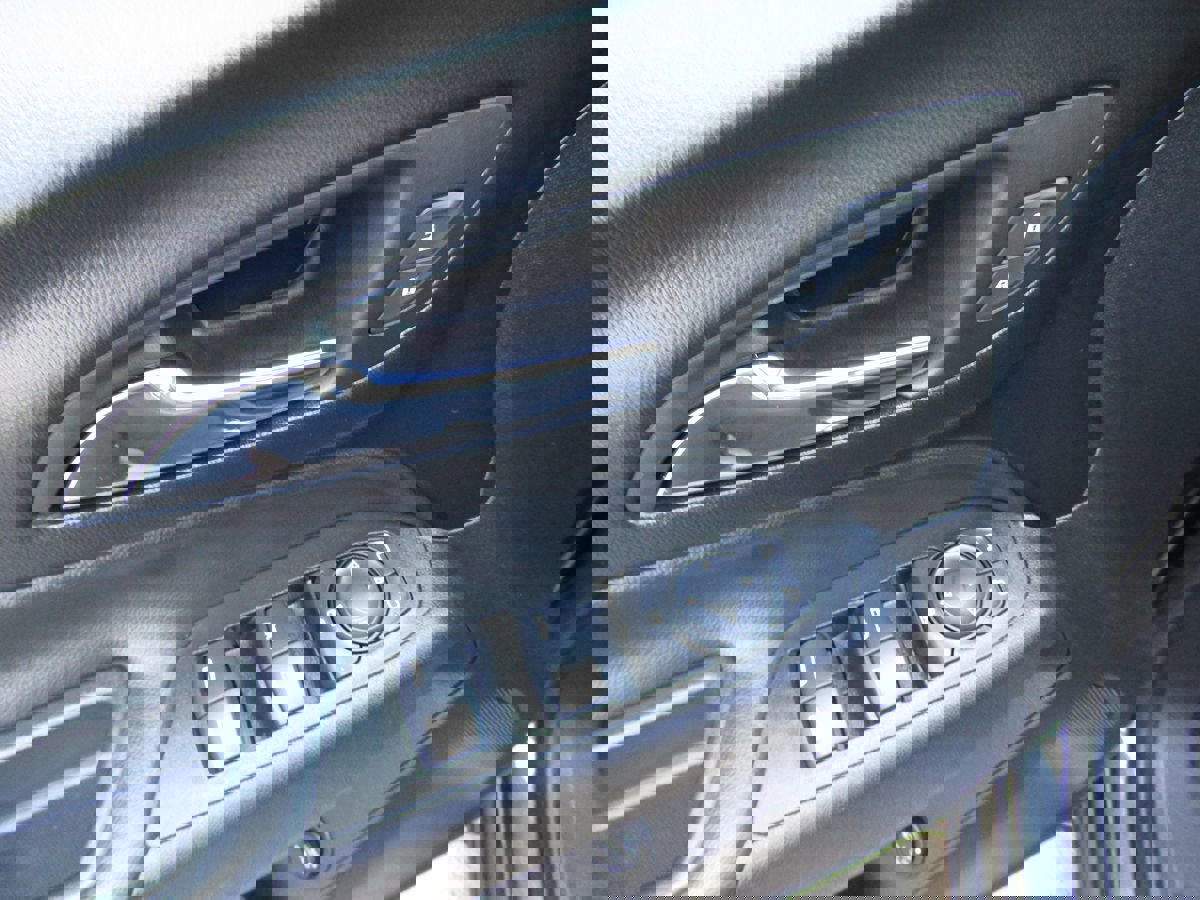 Used 2023 Chevrolet Equinox LT image 26