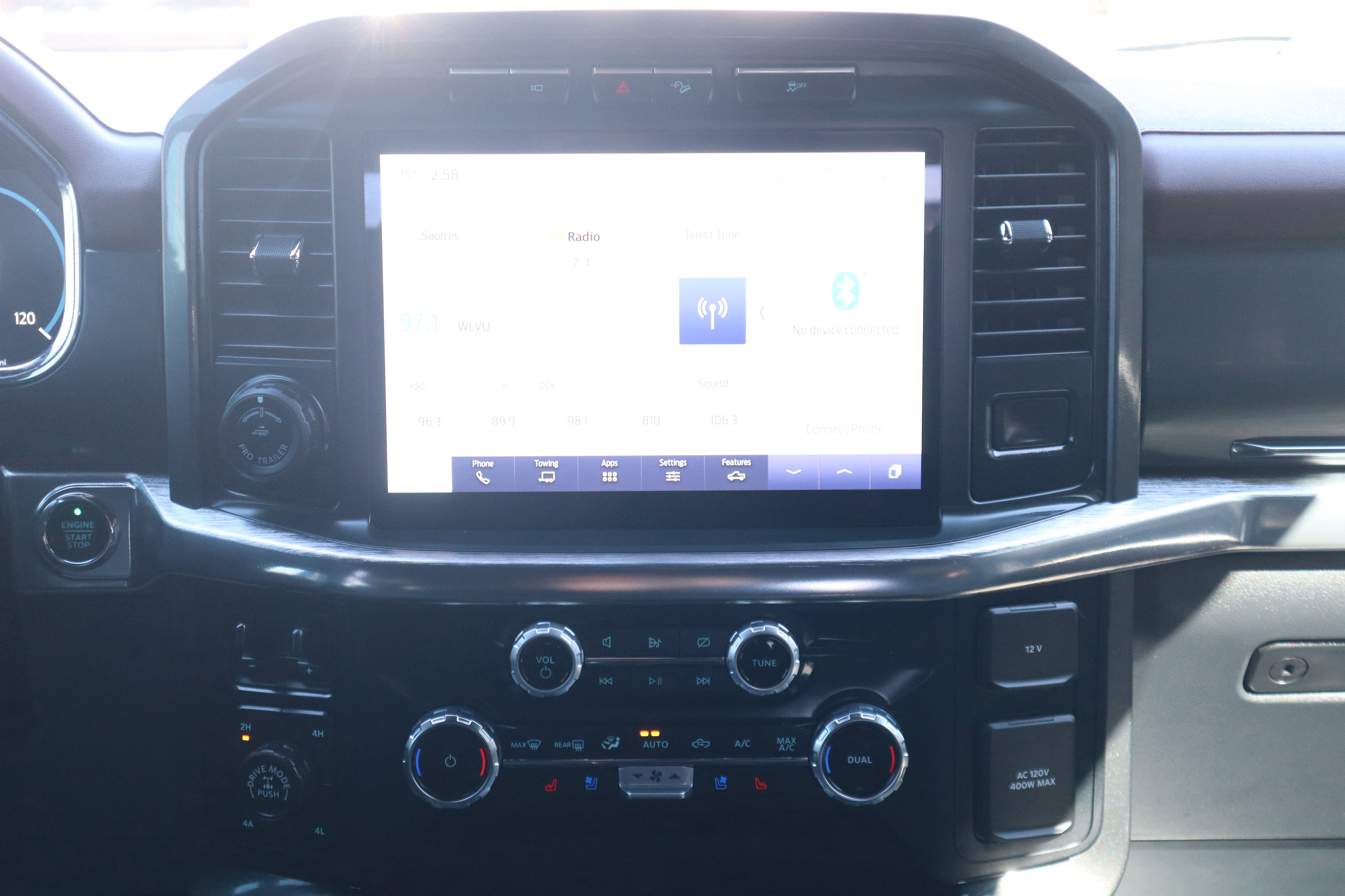 Used 2022 Ford F150 Lariat w/ Max Trailer Tow Package image 15
