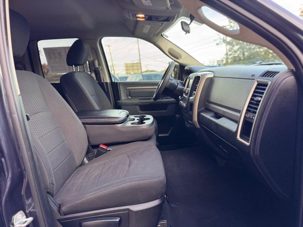 Used 2020 RAM 1500 Warlock AWD/4WD image 28