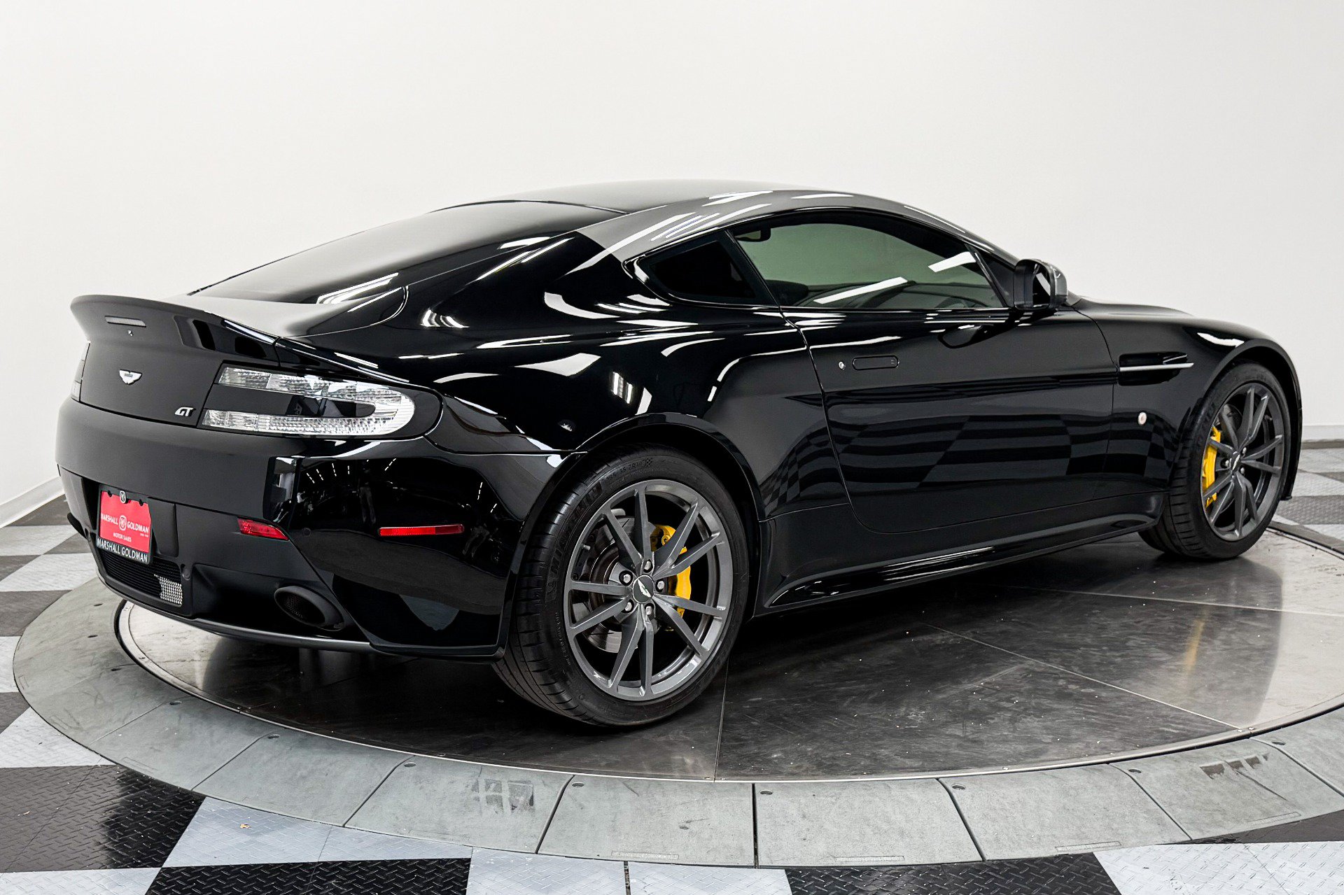 Used 2015 Aston Martin V8 Vantage GT RWD image 9