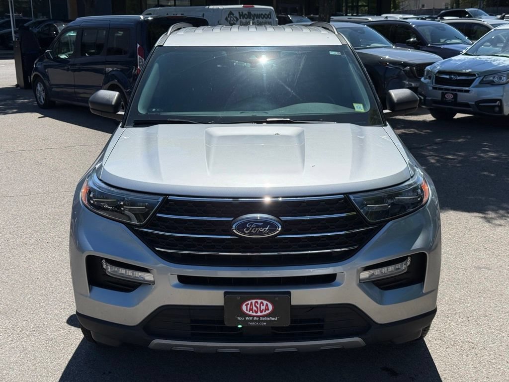 Certified 2022 Ford Explorer XLT w/ Equipment Group 202A AWD/4WD image 2