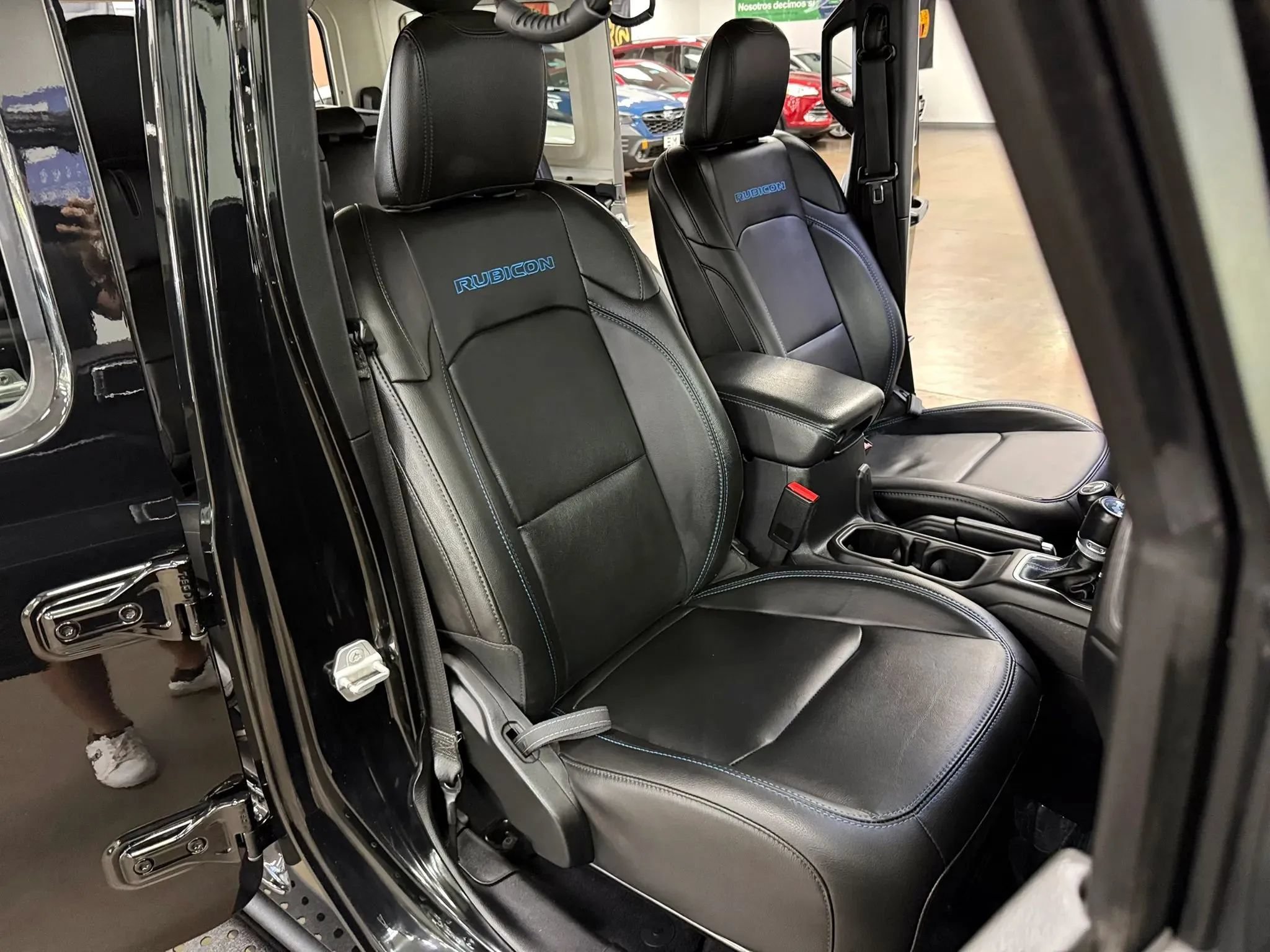 Used 2024 Jeep Wrangler Unlimited Rubicon 4xe AWD/4WD image 16