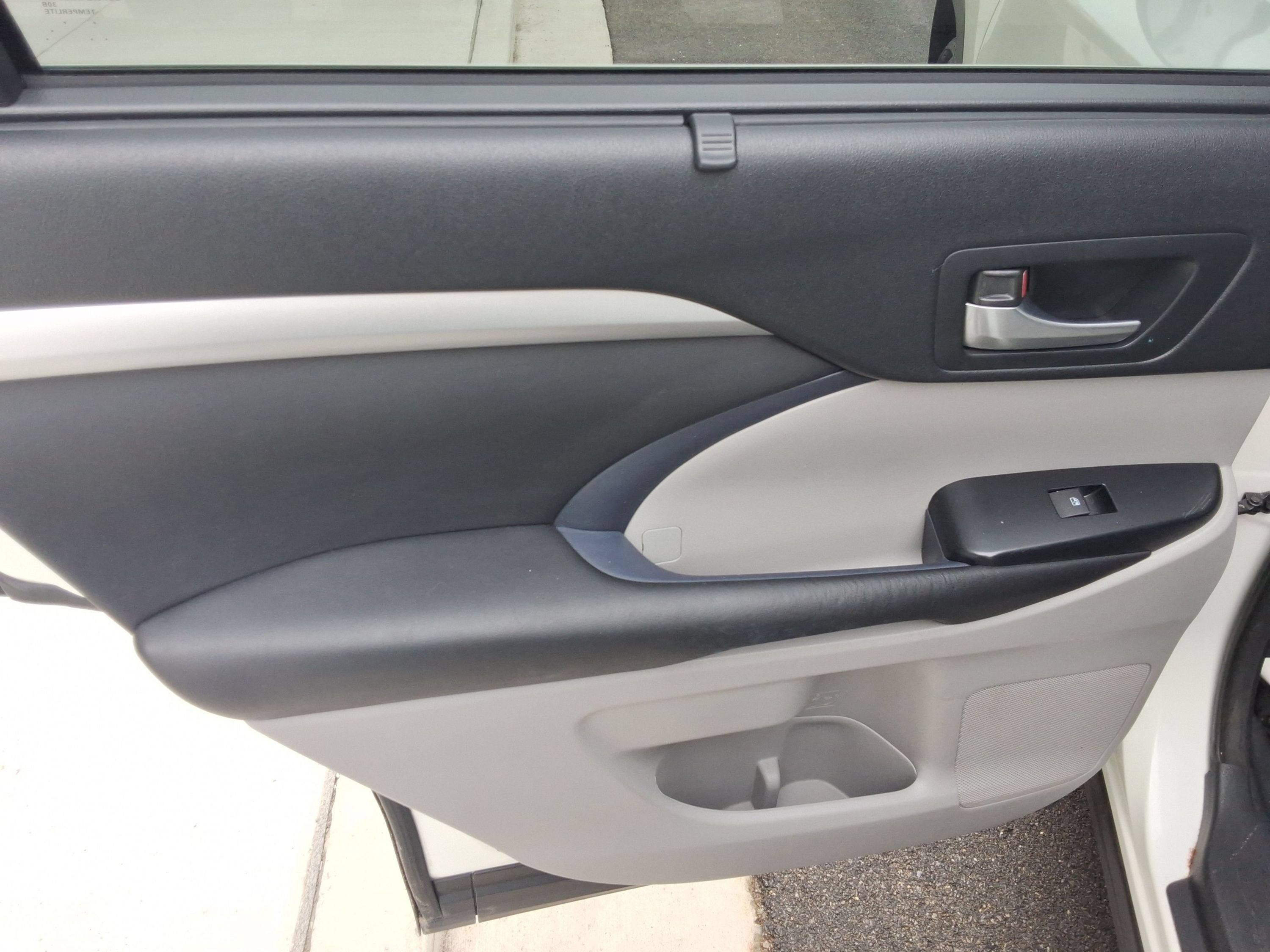 Used 2015 Toyota Highlander XLE AWD/4WD image 22