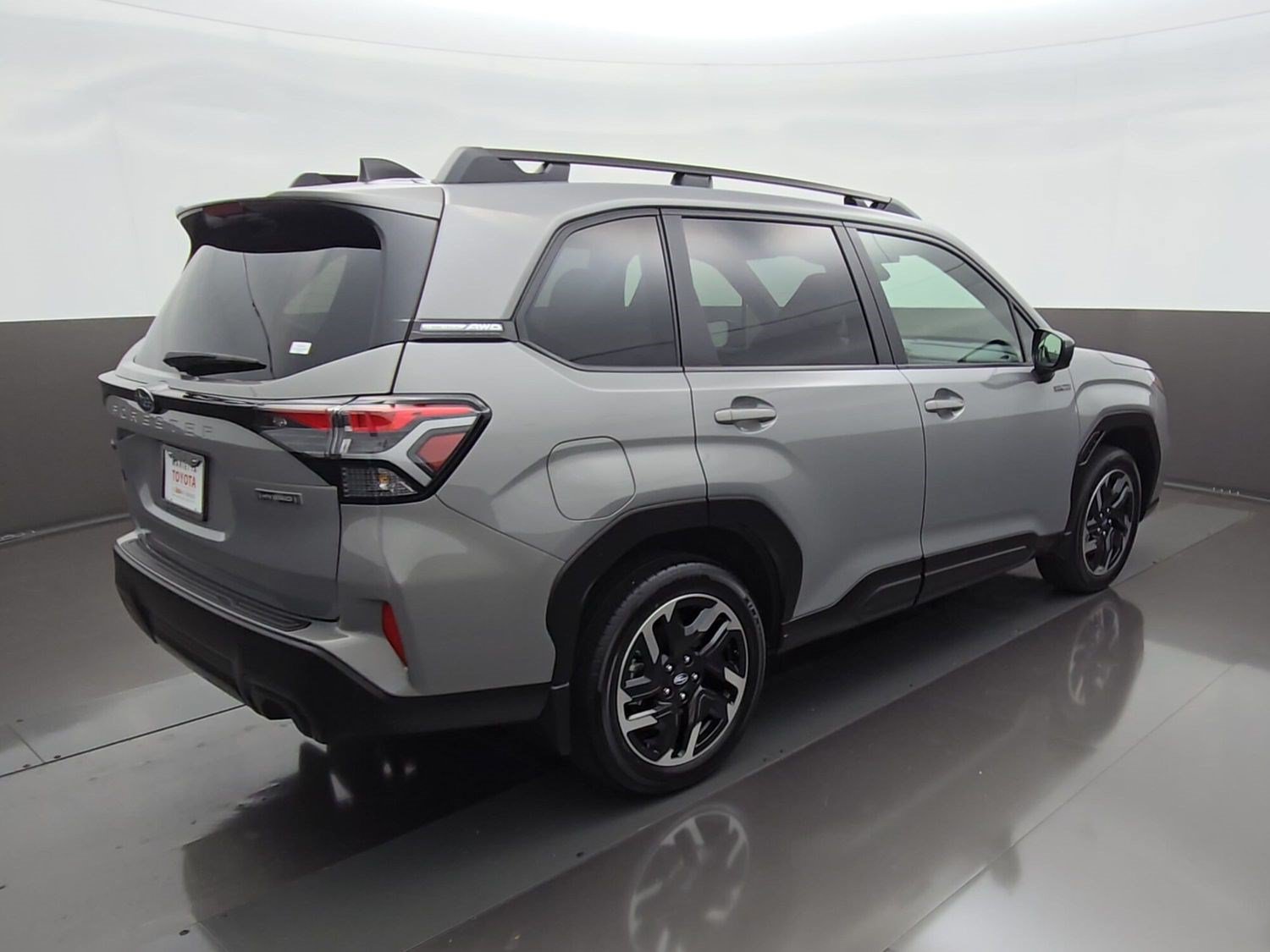 Used 2025 Subaru Forester Premium AWD/4WD image 10