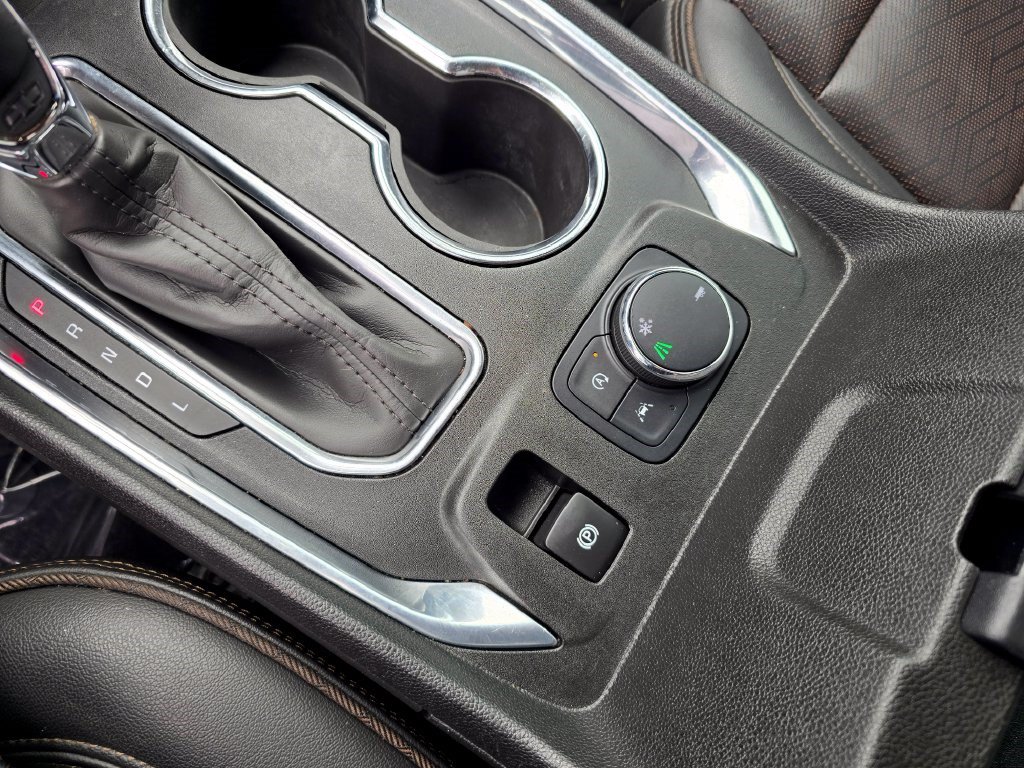 Used 2022 Chevrolet Traverse High Country FWD image 28