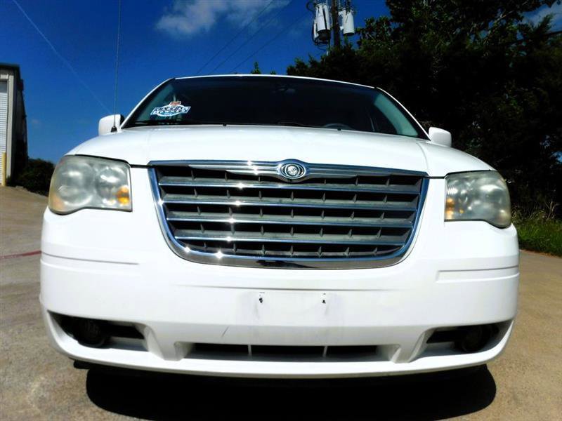 Used 2009 Chrysler Town & Country Touring image 10