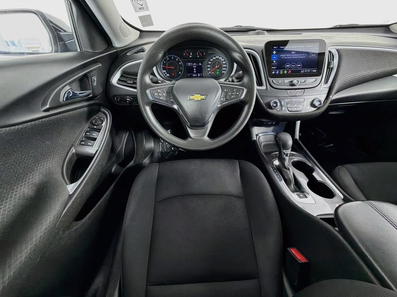 Used 2023 Chevrolet Malibu LT FWD image 13