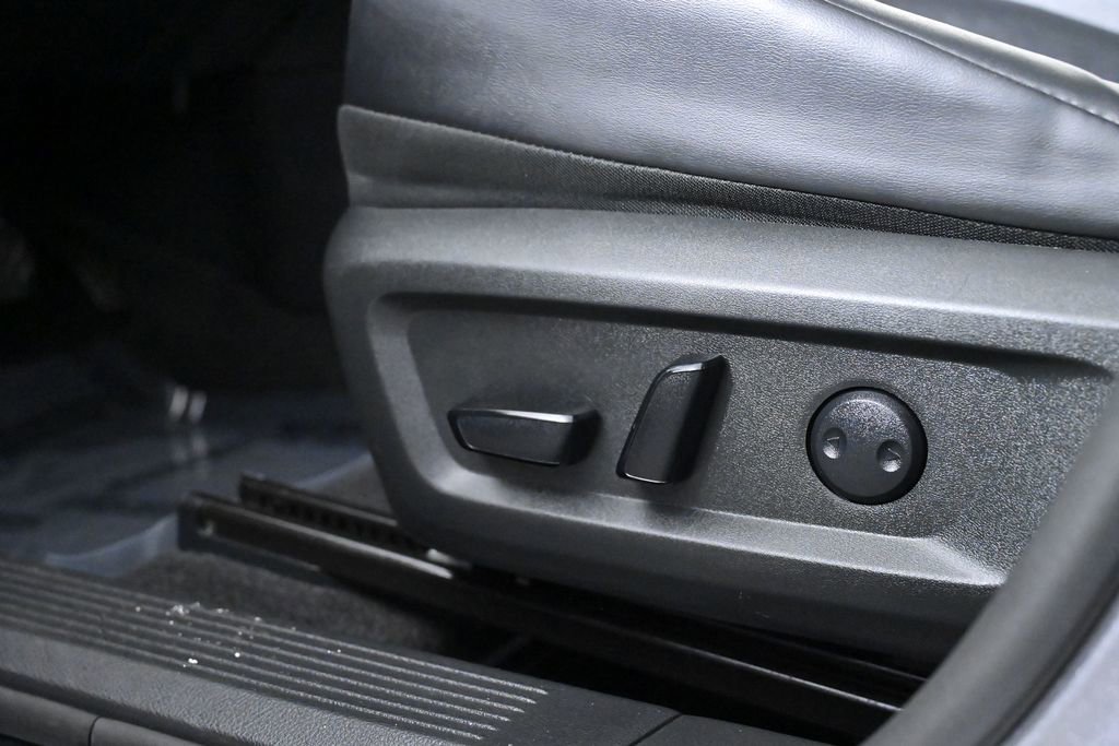 Used 2022 Nissan Rogue SV w/ SV Premium Package image 26