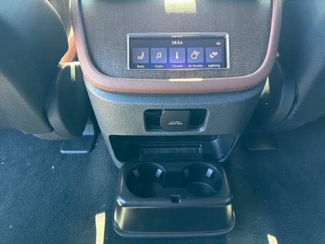 New 2026 Lincoln Navigator Reserve AWD/4WD image 16