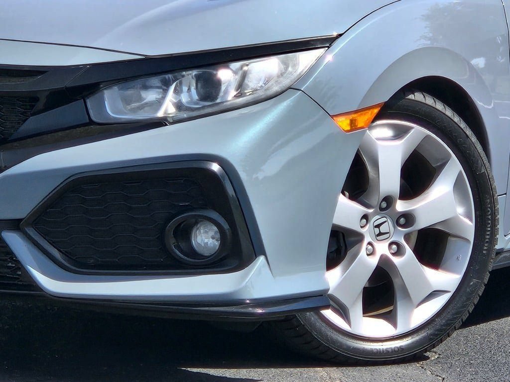 Used 2017 Honda Civic Sport image 3