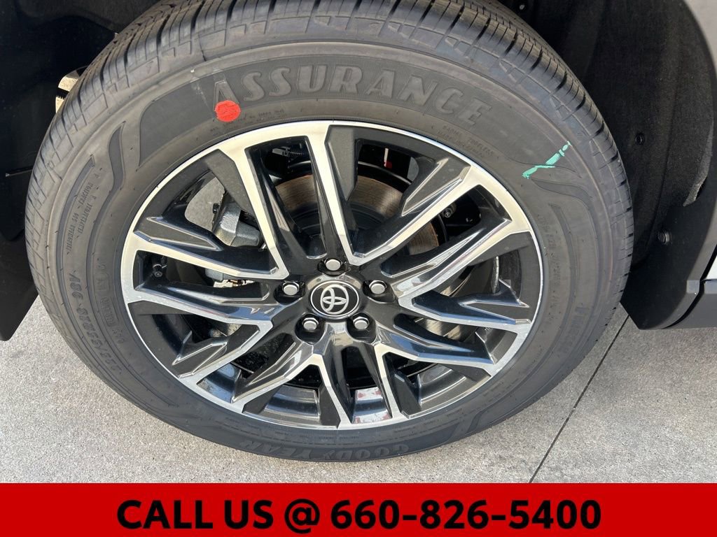 New 2026 Toyota Corolla Cross XLE image 5