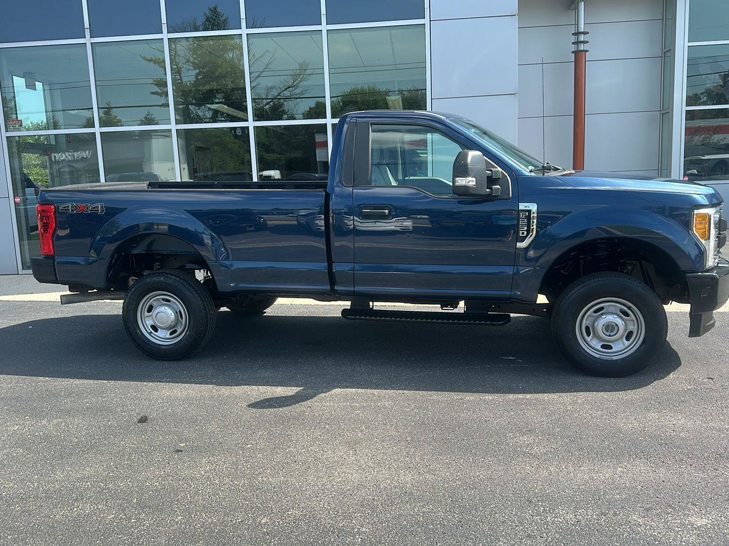 Used 2017 Ford F250 XL w/ Power Equipment Group AWD/4WD image 2