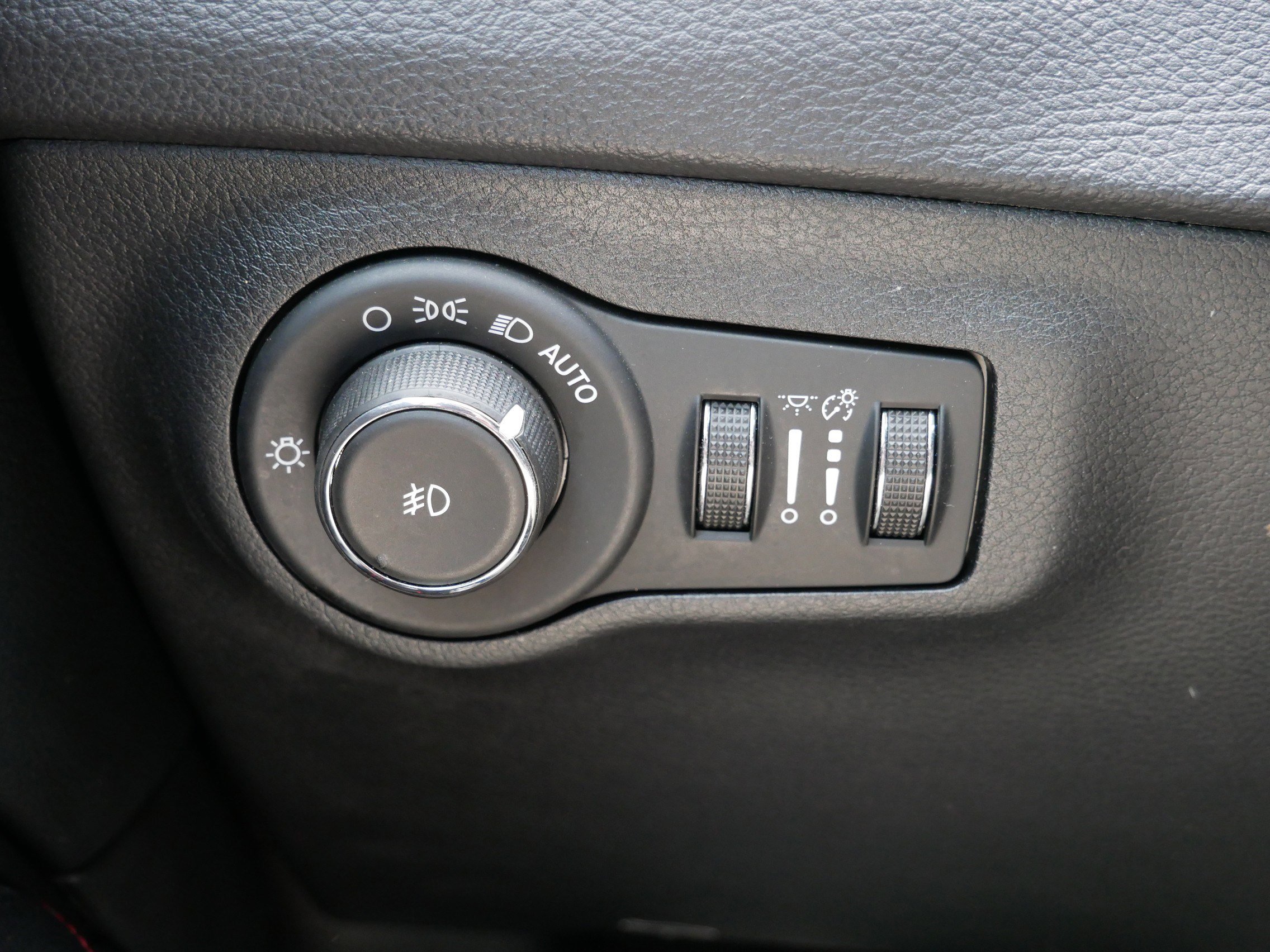 Used 2018 Jeep Compass Trailhawk AWD/4WD image 26