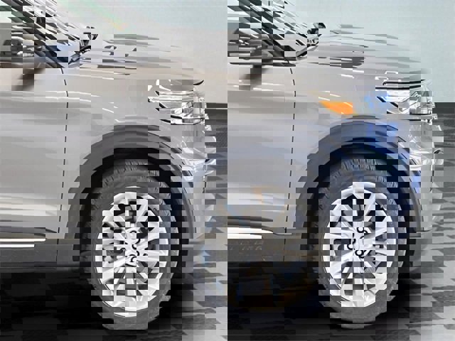 Used 2022 Ford Explorer Platinum w/ Equipment Group 601A image 8