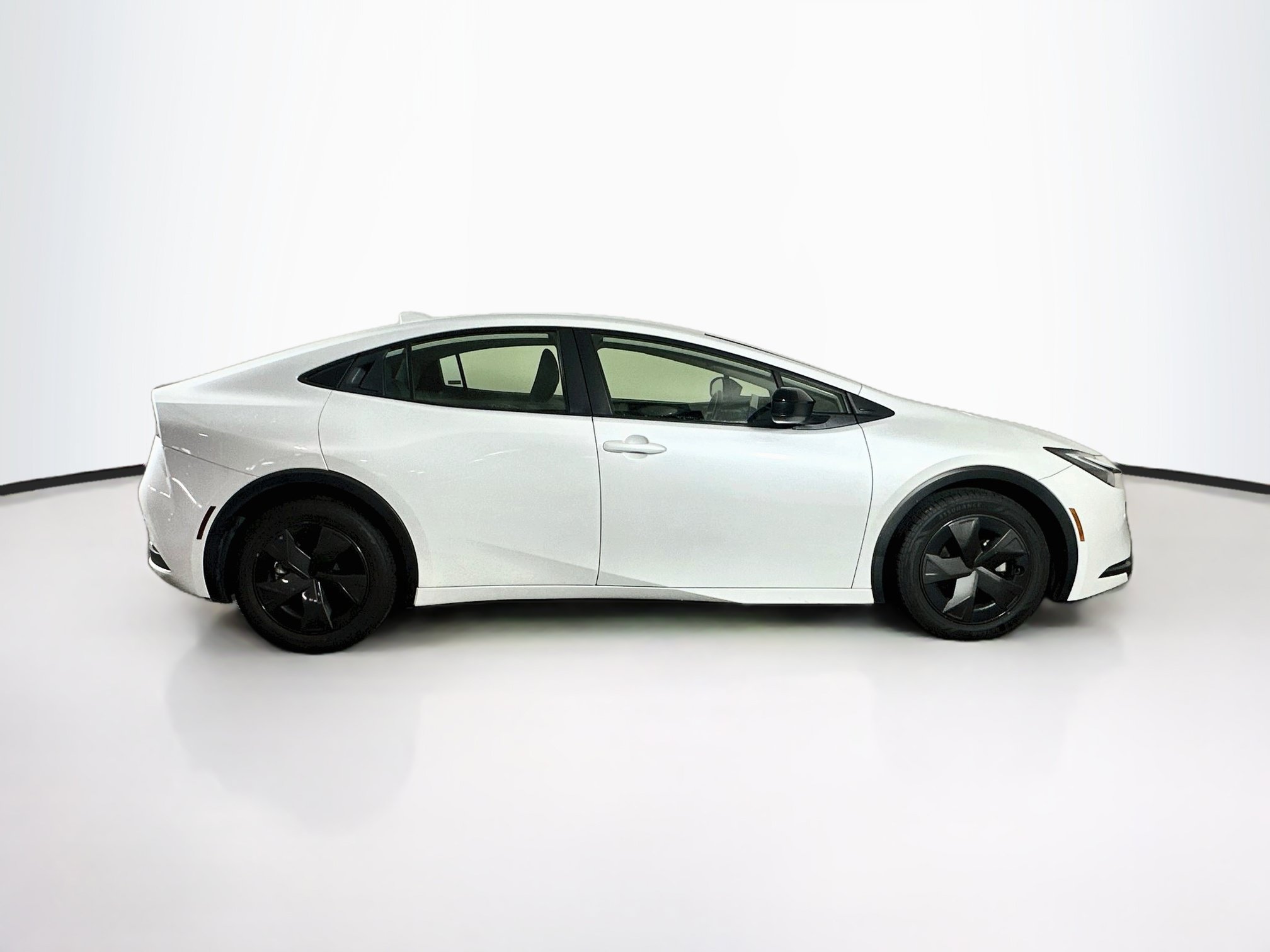 Used 2024 Toyota Prius LE FWD image 10