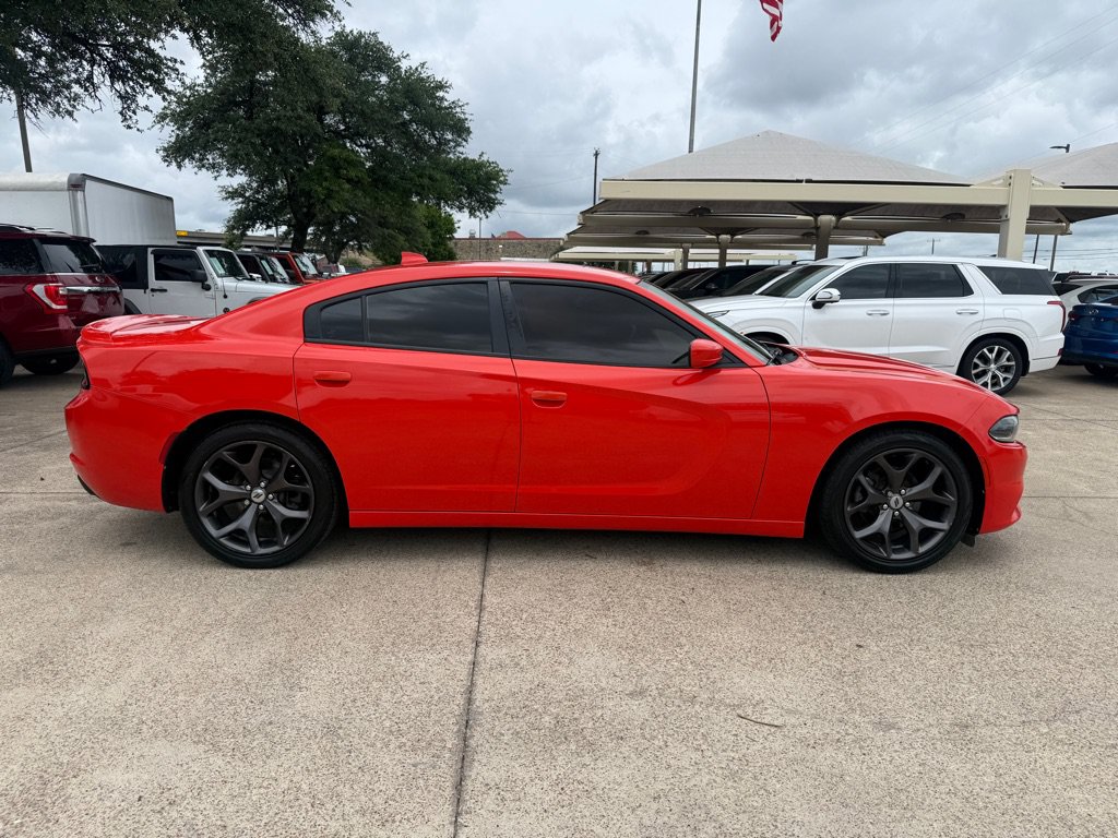 Used 2019 Dodge Charger SXT w/ Plus Group RWD image 8