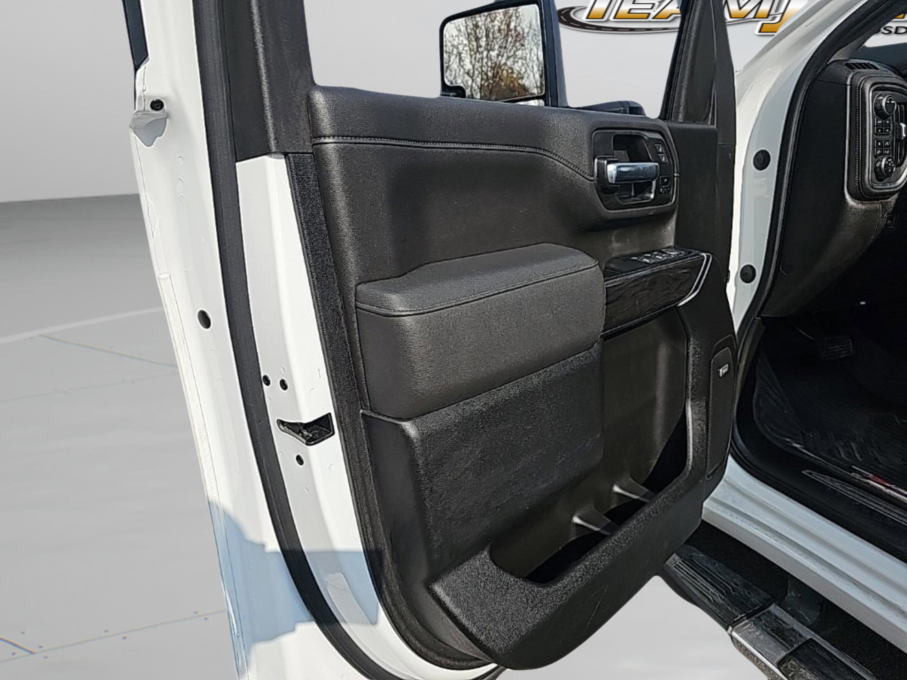 Used 2023 Chevrolet Silverado 2500 LTZ w/ LTZ Premium Package image 38